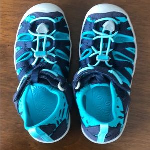 Kids Keen sandals size 10